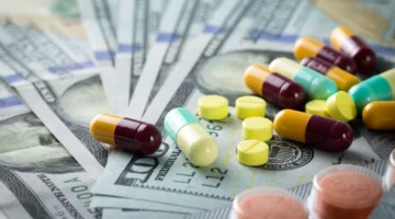 أرباح قوية.. كيف يدعم استقرار العملة وتراجع الفائدة شركات الأدوية؟